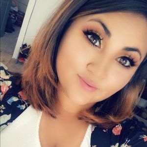 Meet your Posher, Larisa